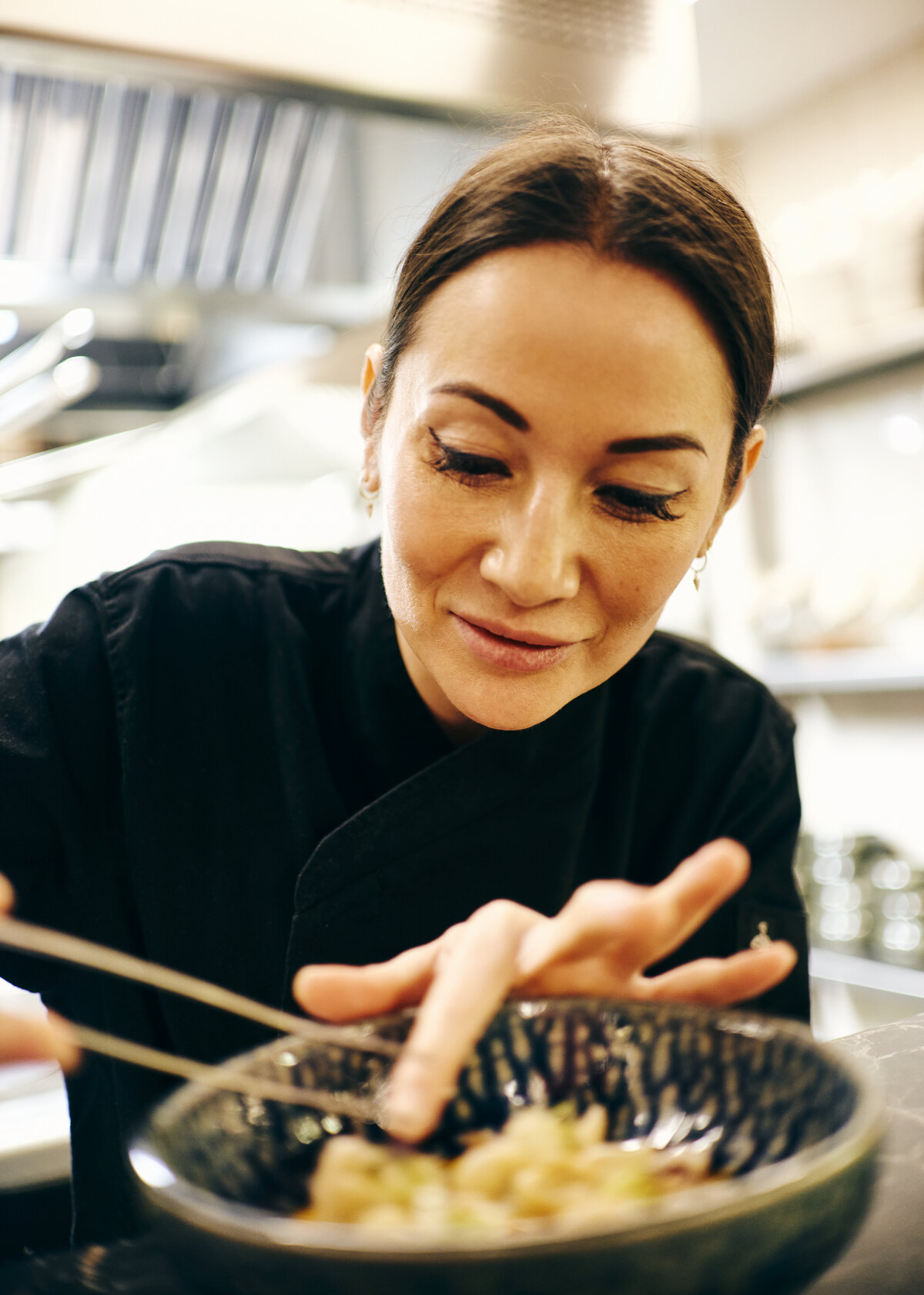 文化の交差点を体現する女性シェフ「ヨアケさん」 | Taste France Magazine